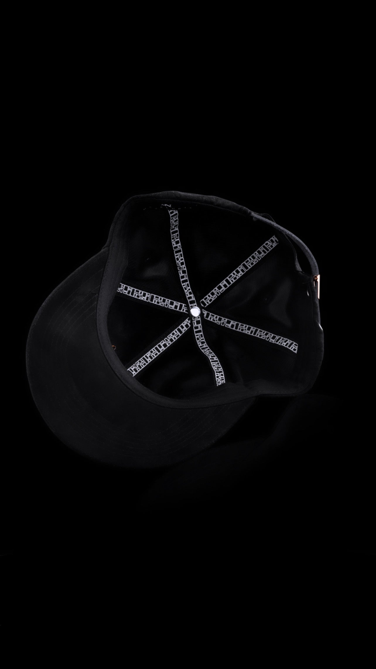 Signature Collection Buckle hat with 10 point bezel set diamond.